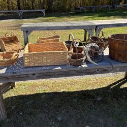  baskets 11 incl bushel, sewing, 1@ 17x22 11