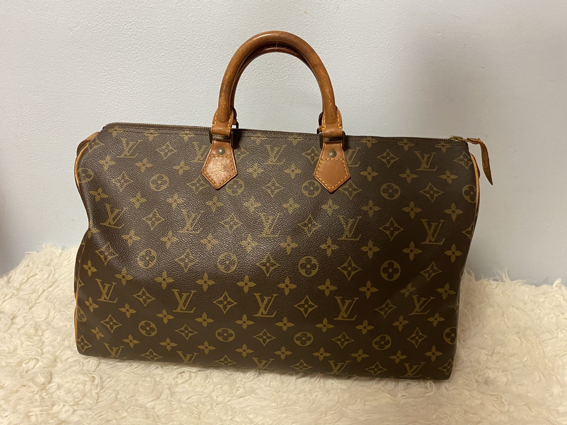 Louis Vuitton Speedy 40