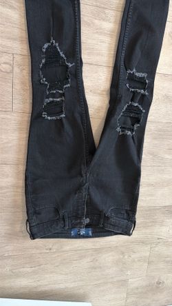 Holister pants must go immediately