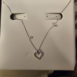 14k white gold necklace with 0.23k diamonds