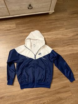 Nike wind breaker new size S