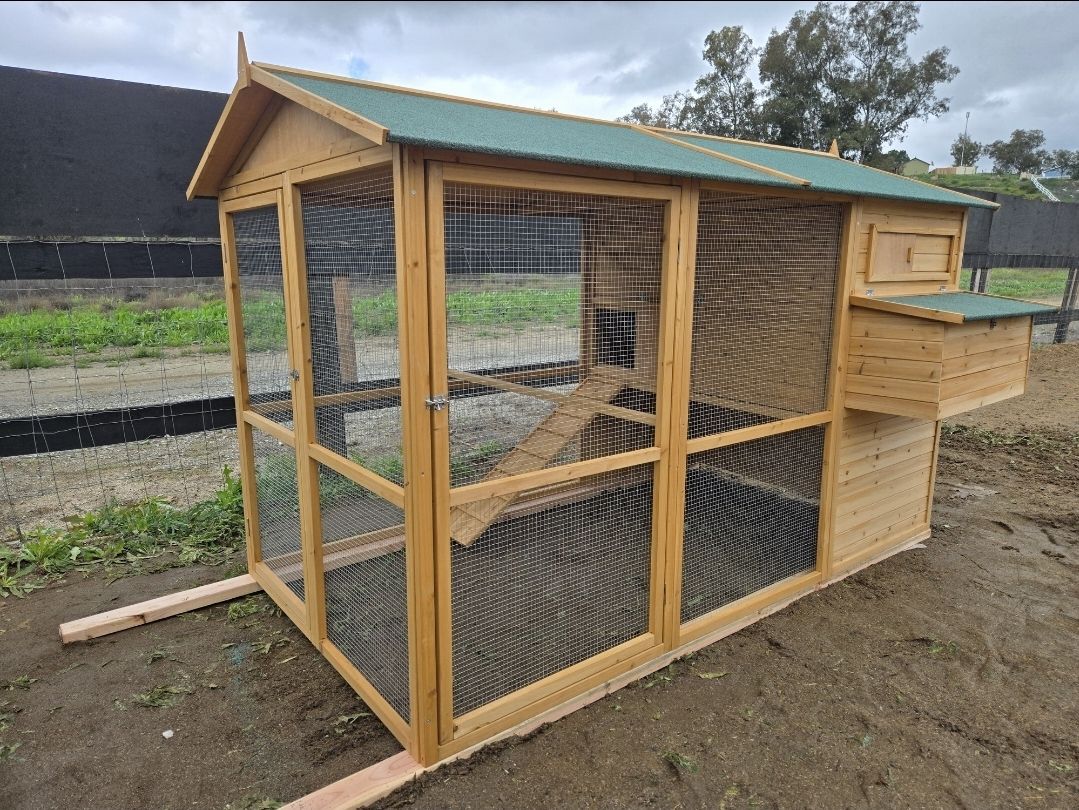 Wooden chicken coop(wait list)