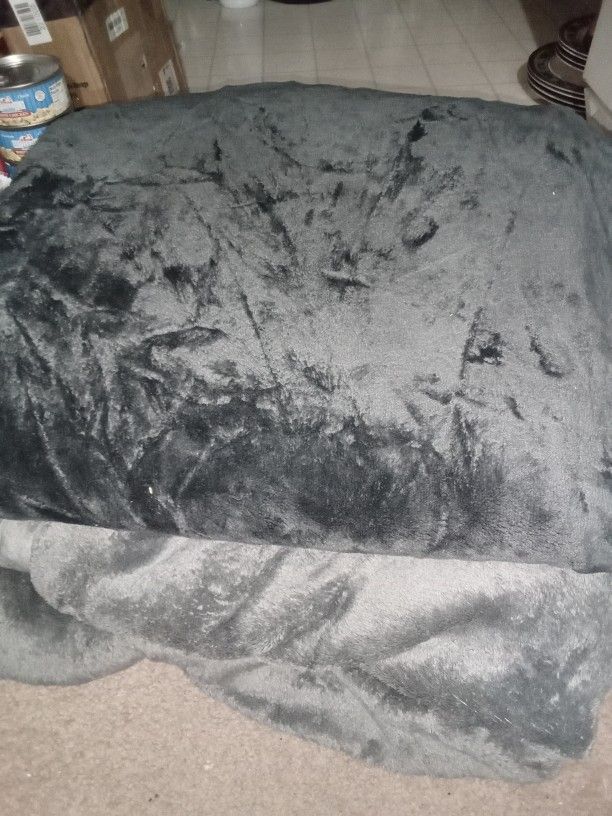 2 Extra Plush, Extra Large Blankets