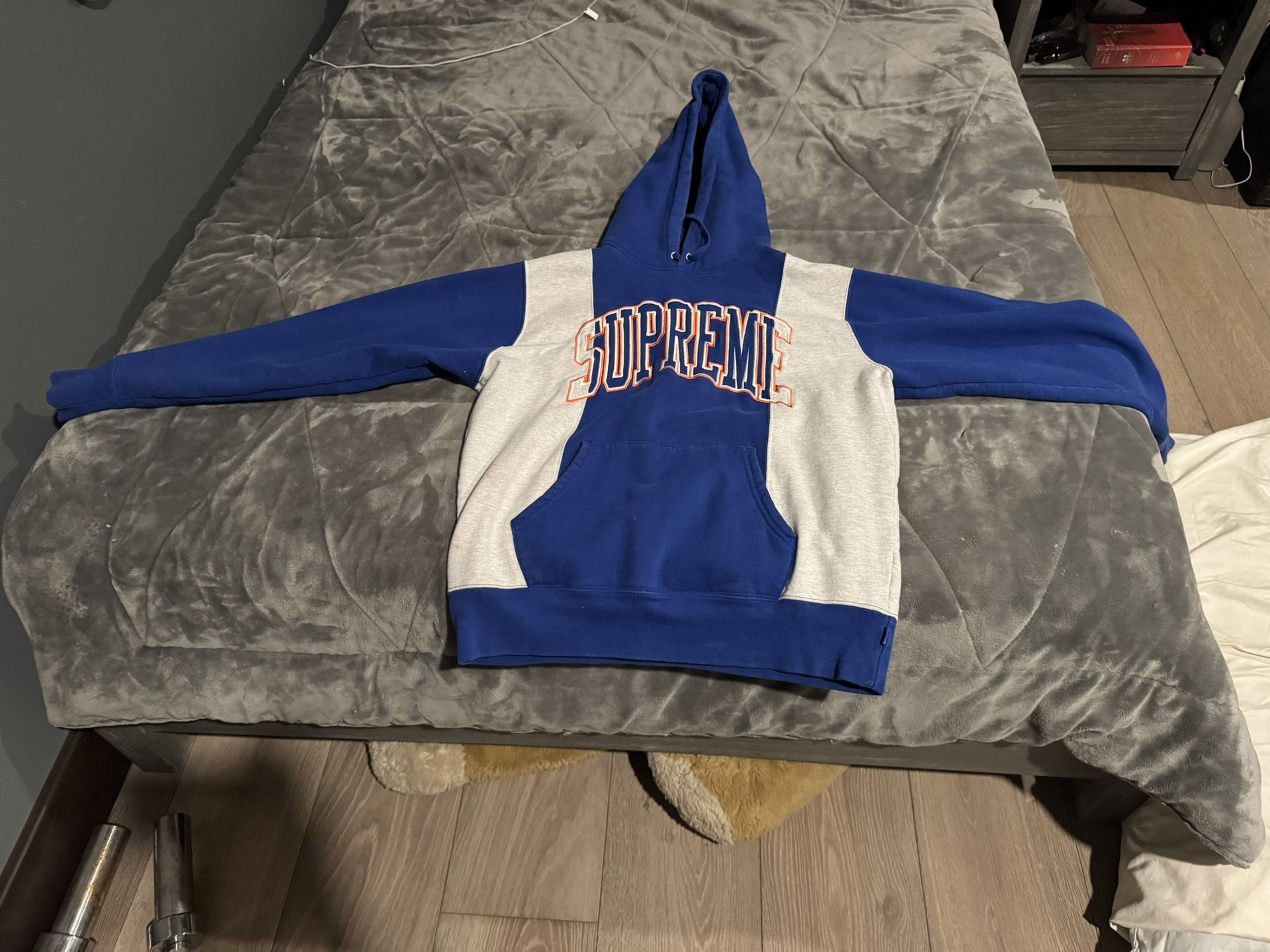 Supreme Hoodie