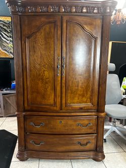 Tv - dresser