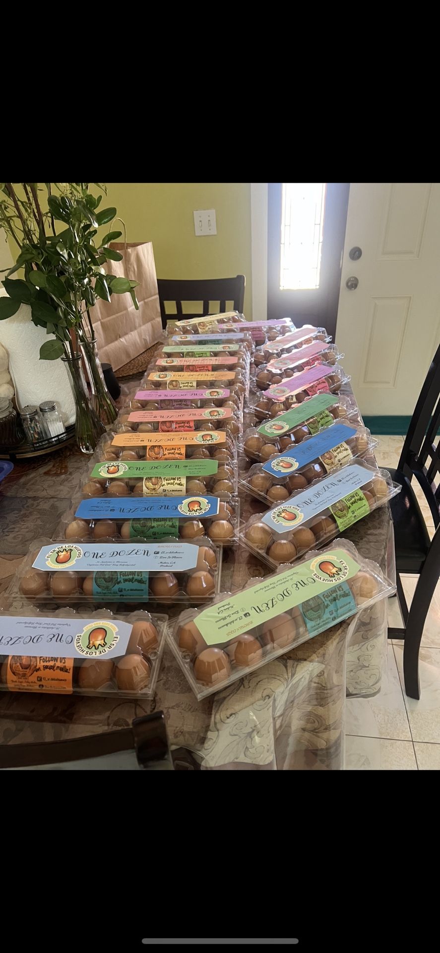 Organic Fresh Brown Eggs Huevos De Granja
