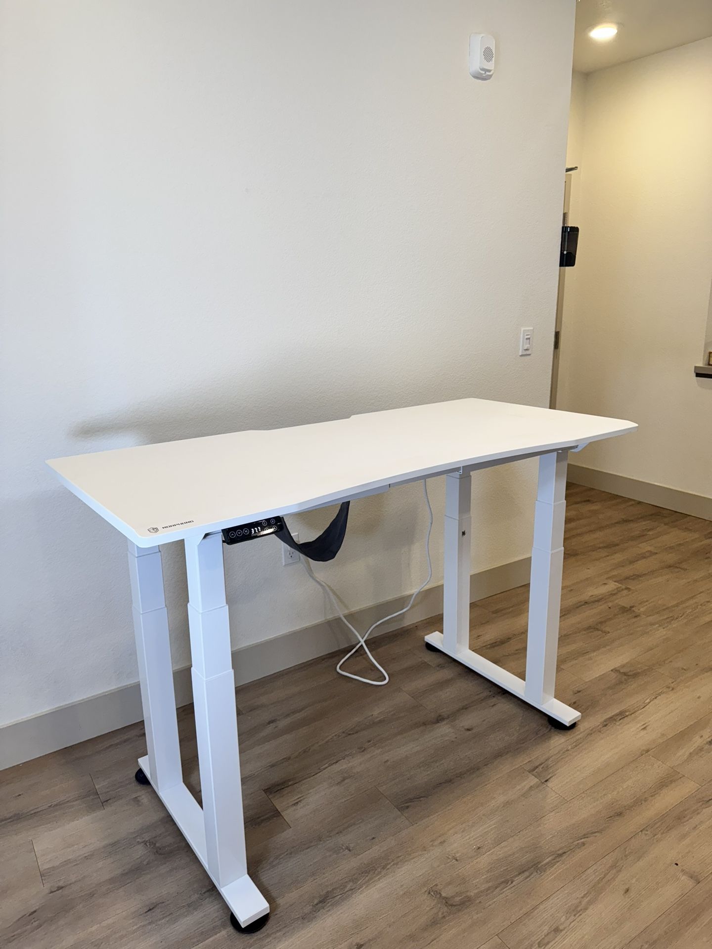 FlexiSpot E7 Plus Height Adjustable Desk β Like New!