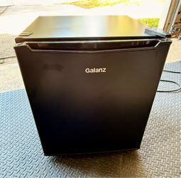 Galvanz Mini Fridge