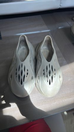Yeezy foam runners