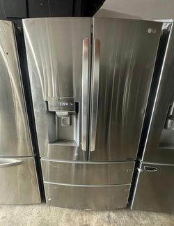 LG Stainless Steel FrenchDoor Fridge with Ice Maker