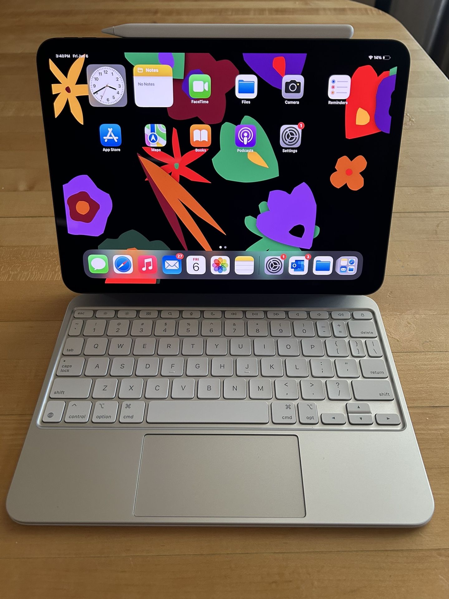 FOR SALE: Apple iPad Pro 11” M4 (2024) + Magic Keyboard + Apple Pencil Pro – Like New!