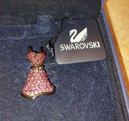 New Red Dress SWAROVSKI PIN. SEE PHOTOS. Cash And Pickup Only