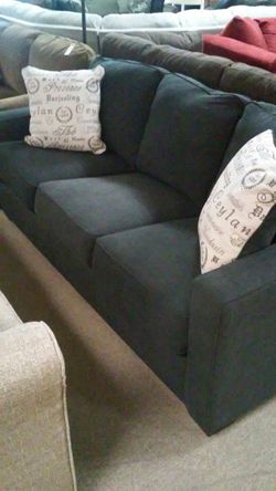 New Couch and loveseat with warranty