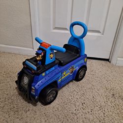 Paw Patrol Chase Kids Ride-on-toy 