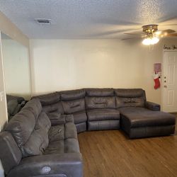 Sectional Sofa/ Couch W/recliners