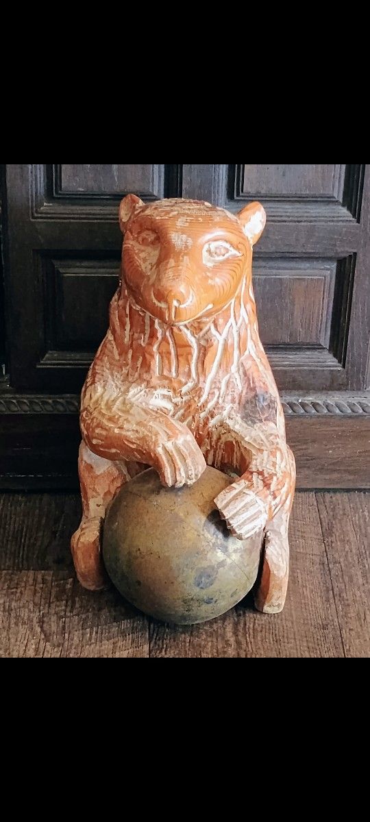 StatUE Bear/ Pick UP Only/ price$10 Bucks