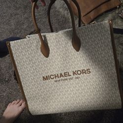 Michael Kors tote