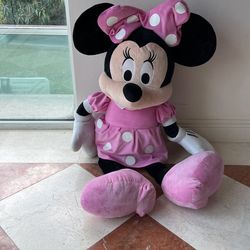 Extra large stuffed Minnie Mouse