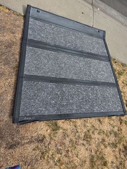 Tonneau cover fits 5.5ft bed