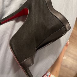  Christian louboutin Red Bottoms 