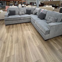 New. Sectional Sofa 🛋️ 👍