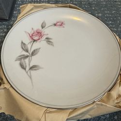 Rose Marie Pattern China Set - Noritake 6044