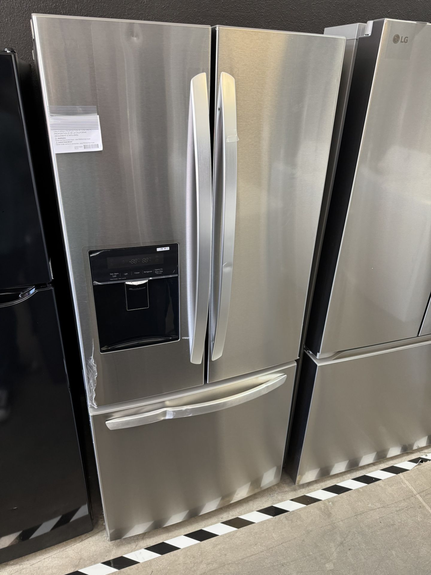 LG 30” French Door Refrigerator - 22 Cu 
