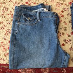 Women’s Capri Jeans. Size 12