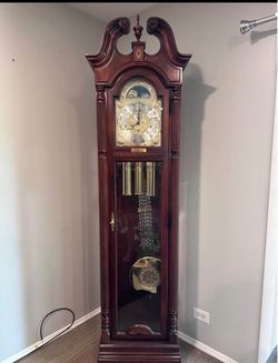 Howard Miller 610-987 Reigel 76th Anniversary Edition Grandfather Clock — MINT CONDITION