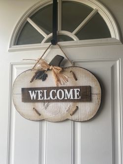 Fall welcome sign