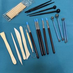 Clay Modeling Tools for Pottery and Sculpture. 24 Pieces Including Sponge  NEW