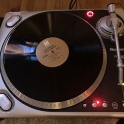 Numark TT200 DJ Turn Table / Record Player