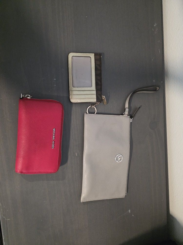 Michael Kors Wallet & Wristlets 
