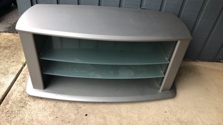 44”wx20”dx22”h TV STAND VERY GOOD CONDITION