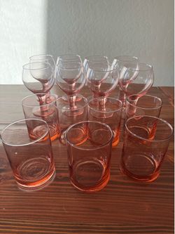 Pink drinking glasses/cups