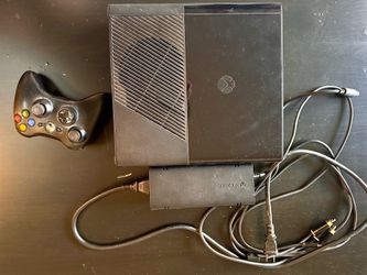 Xbox 360  with controller
