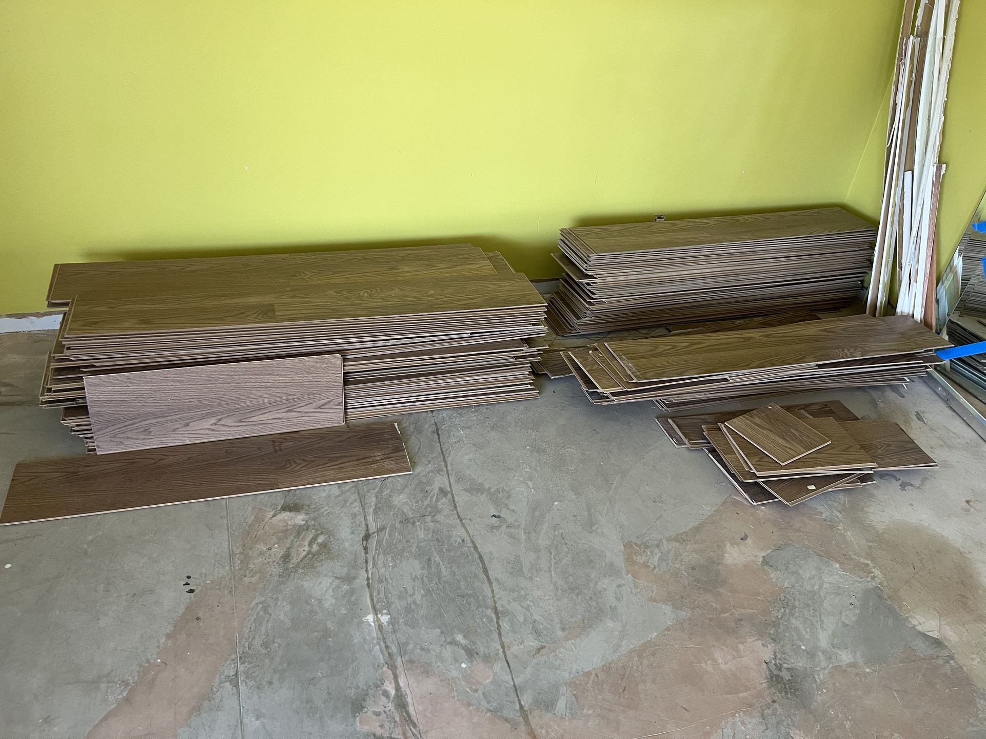 Vinyl Tile Flooring - Free