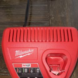Milwaukee M12 Battery Charger 