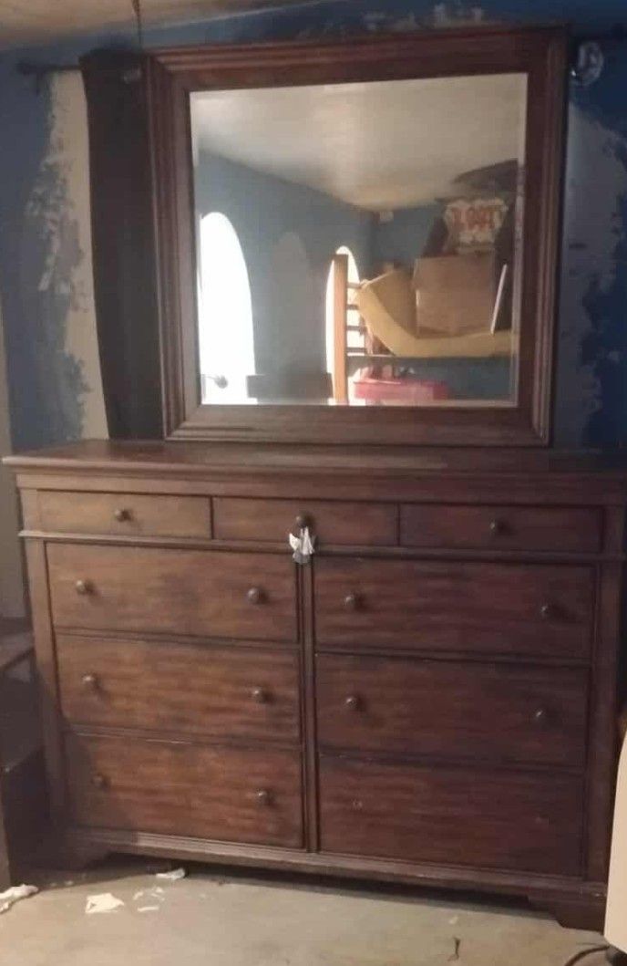 Dresser And Mirror 