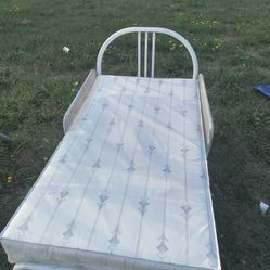 Totlers Bed ! $20 Delivery Milwaukee!!
