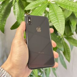 iPhone XS Max - Unlocked - 64GB
