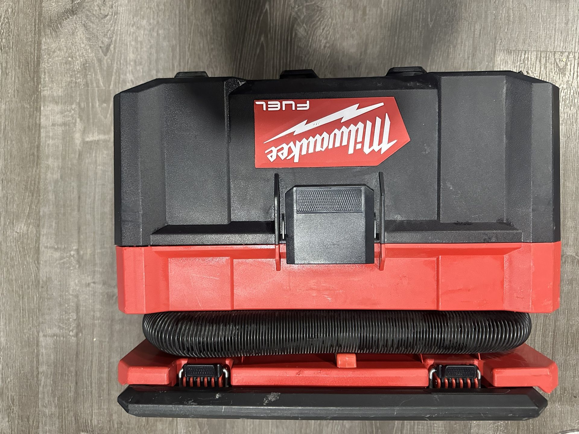 M18 FUEL PACKOUT 18-Volt Lithium-Ion Cordless 2.5 Gal. Wet/Dry Vacuum