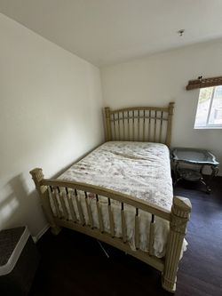Queen Bed Set