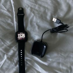 Fitbit Versa Original Great Condition 
