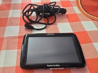 Magellan RoadMate GPS Navigator with Car Charger