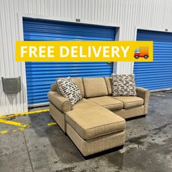 Large Sectional Couch 🛋️ FREE DELIVERY 🚚 