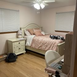 Solid Wood - Queen - White Bedroom Set