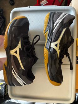 Mizuno Cyclone Speed Indoor Shoes Womens 6 Used
