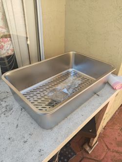 BRAND NEW Stainless Steel Sifting Litter Box