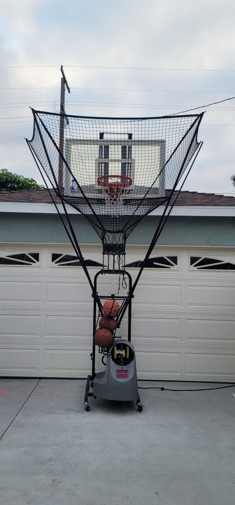 Dr. Dish Basketball Shooting Machine